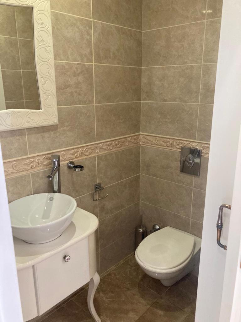 Lord'S Residence Boutique Hotel كيرينيا المظهر الخارجي الصورة