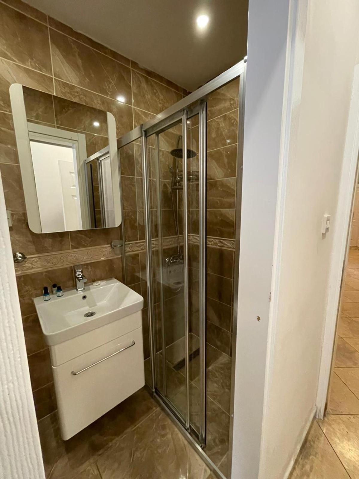 Lord'S Residence Boutique Hotel كيرينيا المظهر الخارجي الصورة
