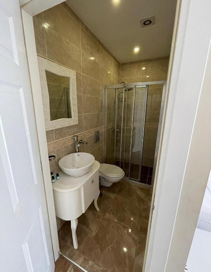 Lord'S Residence Boutique Hotel كيرينيا المظهر الخارجي الصورة