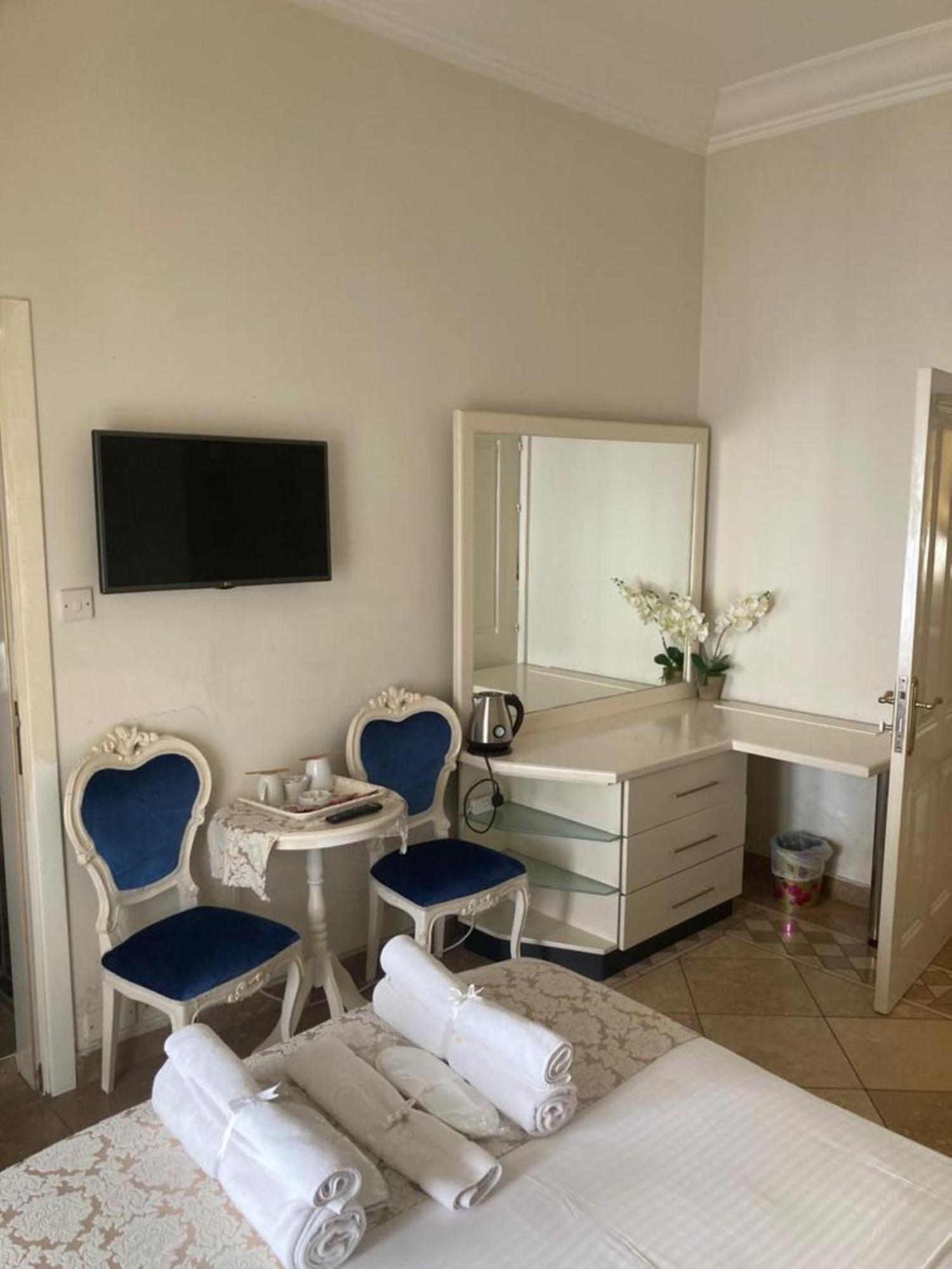 Lord'S Residence Boutique Hotel كيرينيا المظهر الخارجي الصورة
