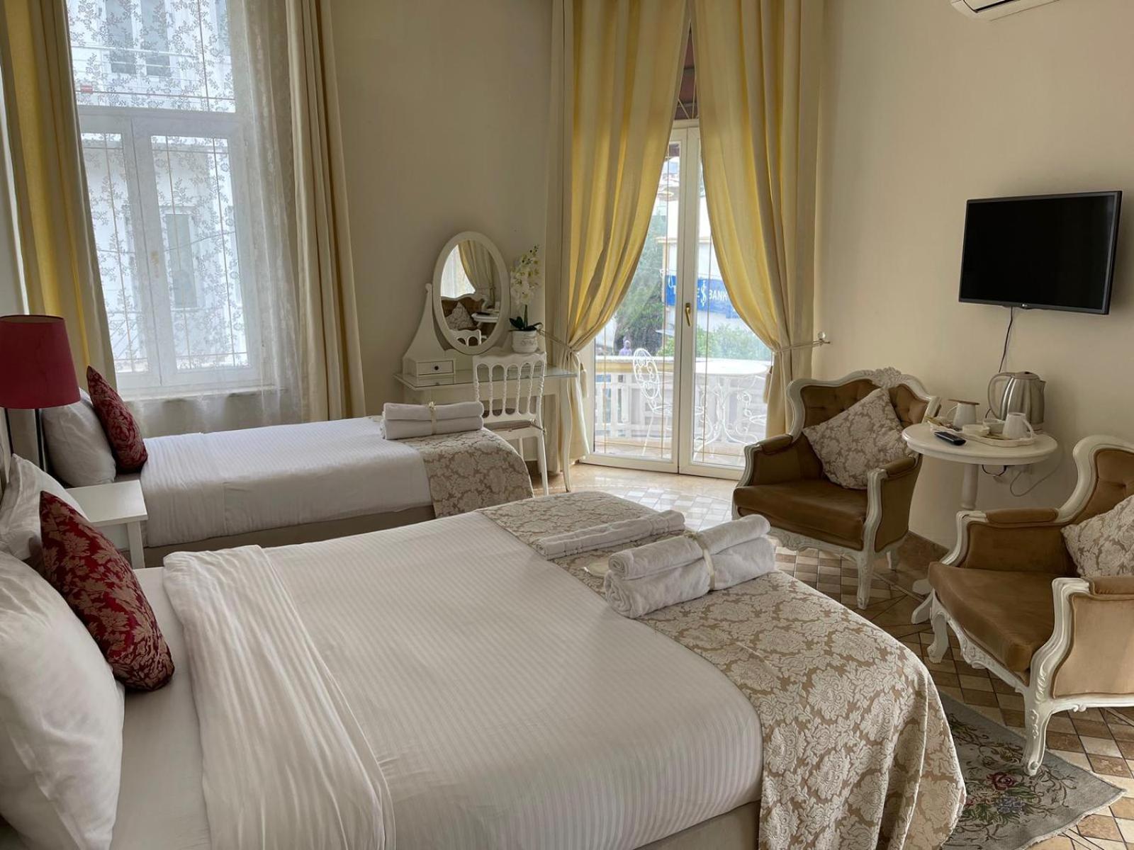 Lord'S Residence Boutique Hotel كيرينيا المظهر الخارجي الصورة