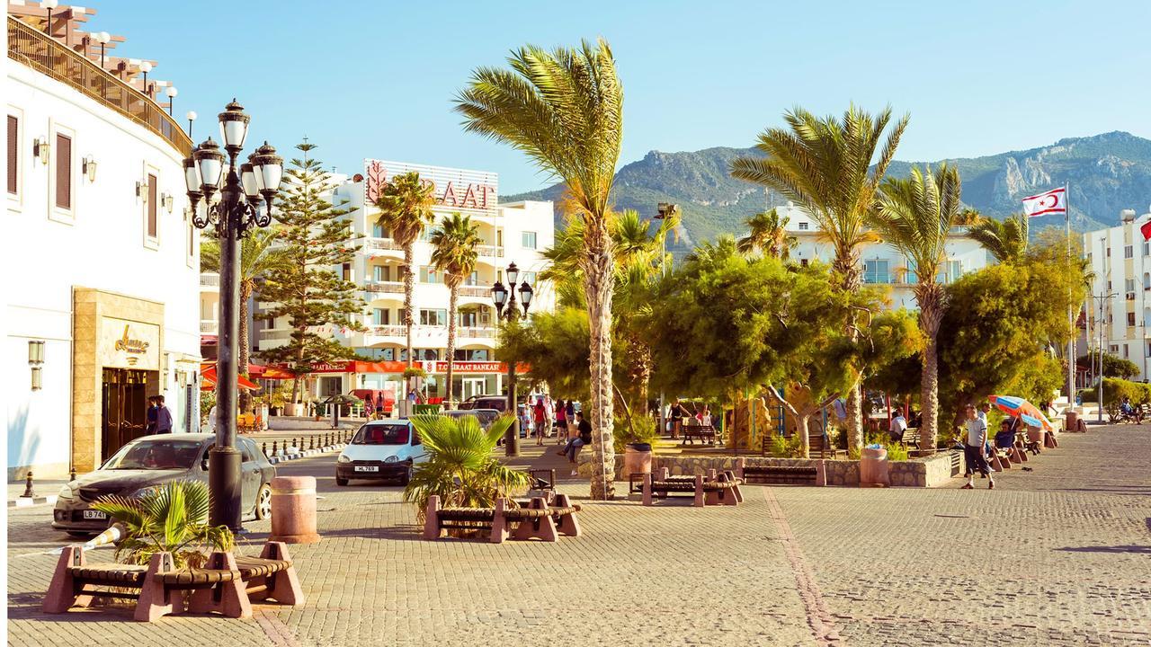Lord'S Residence Boutique Hotel كيرينيا المظهر الخارجي الصورة