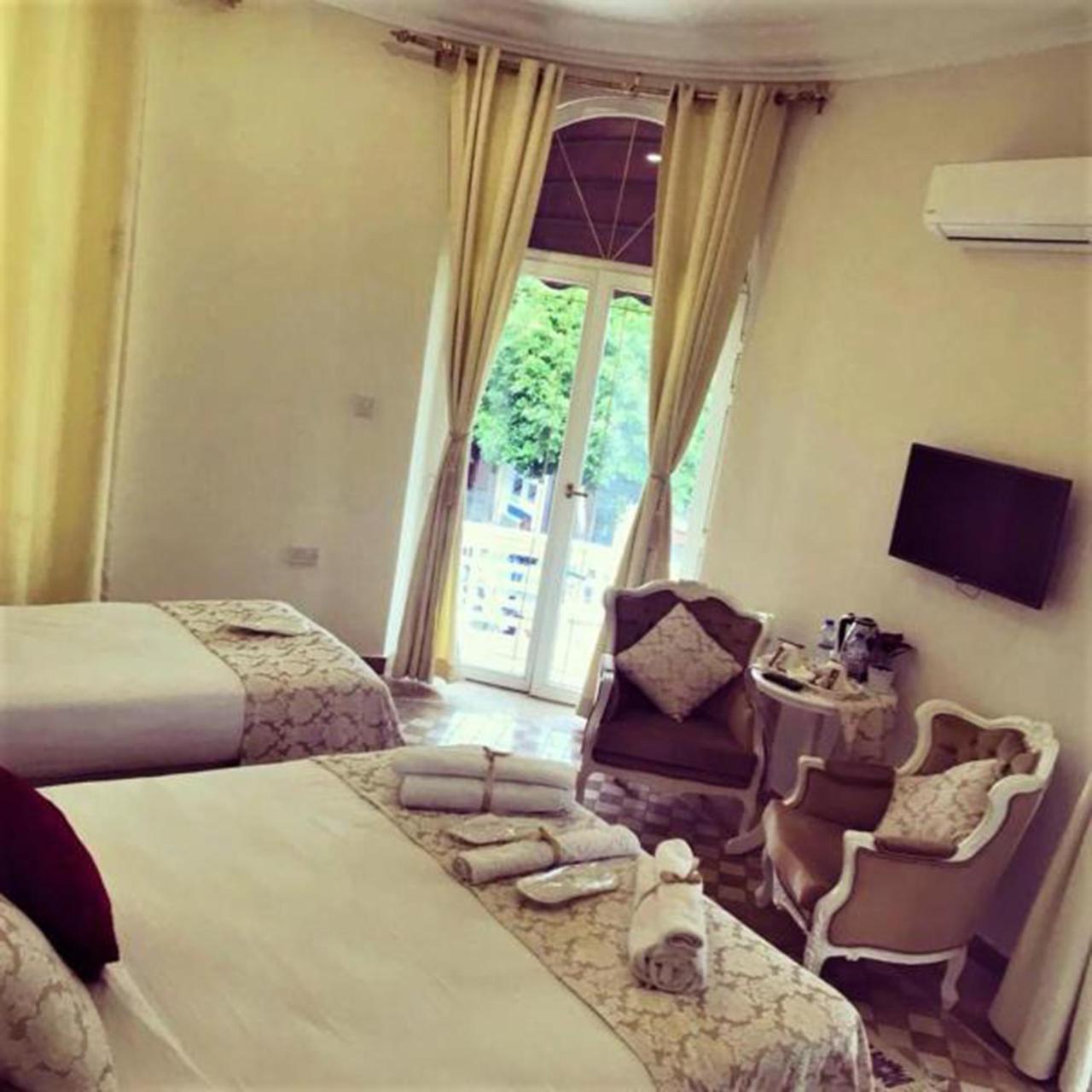 Lord'S Residence Boutique Hotel كيرينيا المظهر الخارجي الصورة
