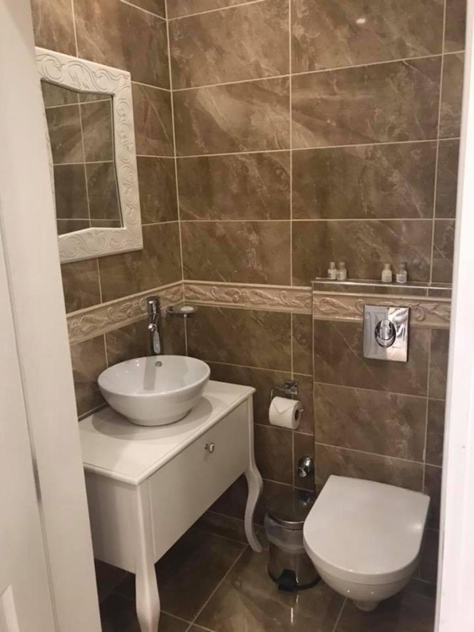 Lord'S Residence Boutique Hotel كيرينيا المظهر الخارجي الصورة